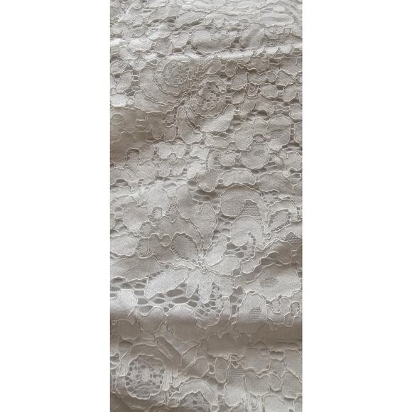 Karen Kane Floral Lace Shark Bite Hem Top Women Size M White Pull On Relaxed Fit - Picture 5 of 5